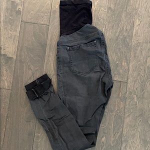 🌟3/$20 Motherhood Maternity Jeans. Size Small